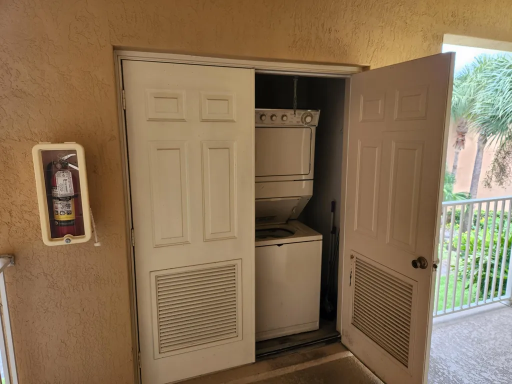 8913 Sandshot Court Port St Lucie FL 34986