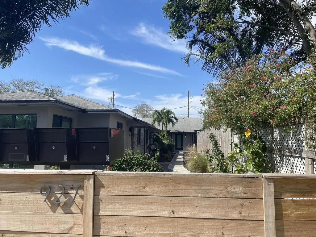 927 N L Street Lake Worth Beach FL 33460