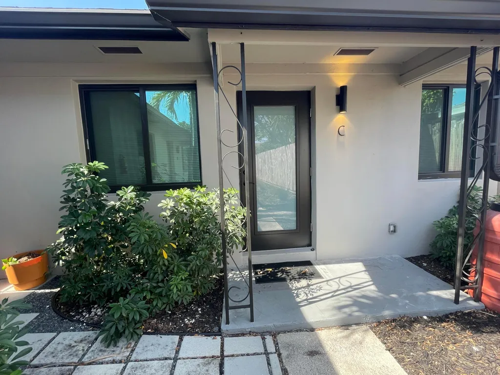 927 N L Street Lake Worth Beach FL 33460
