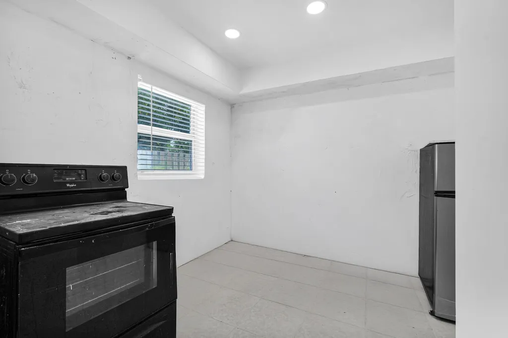 6621 Perry Street Hollywood FL 33024