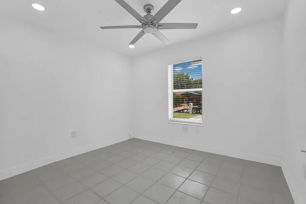 6621 Perry Street Hollywood FL 33024