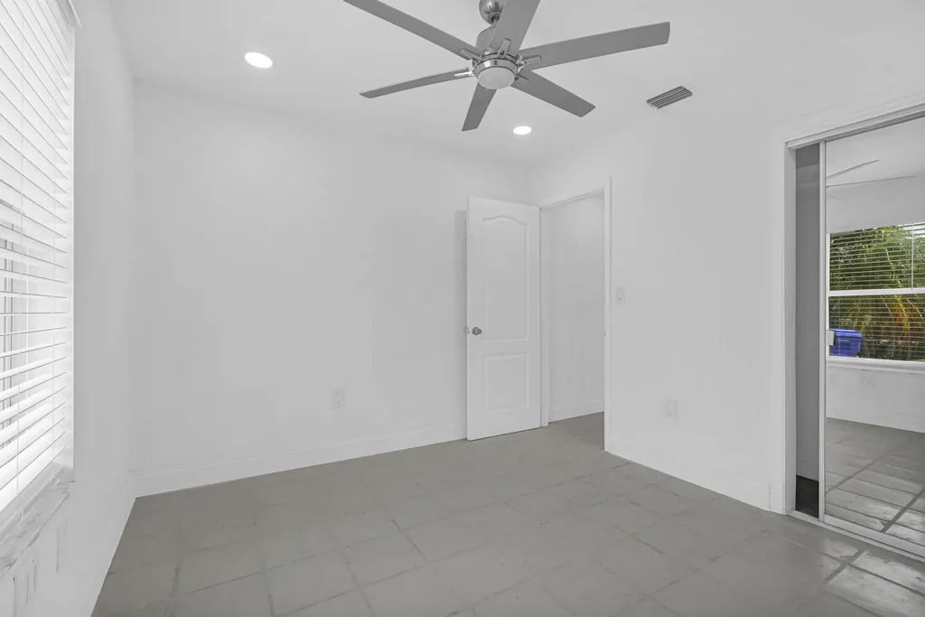 6621 Perry Street Hollywood FL 33024