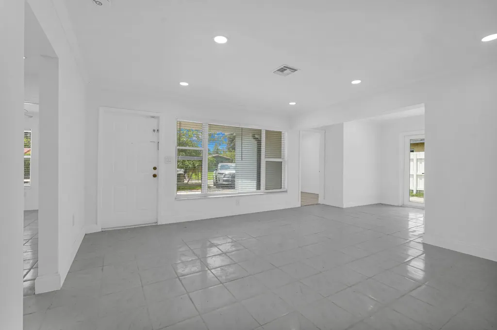 6621 Perry Street Hollywood FL 33024