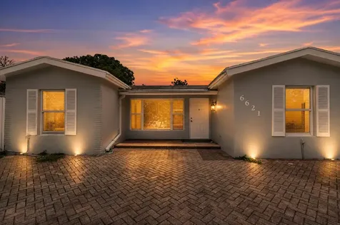 6621 Perry Street Hollywood FL 33024