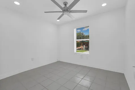 6621 Perry Street Hollywood FL 33024