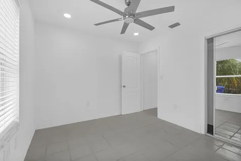 6621 Perry Street Hollywood FL 33024