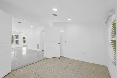 6621 Perry Street Hollywood FL 33024
