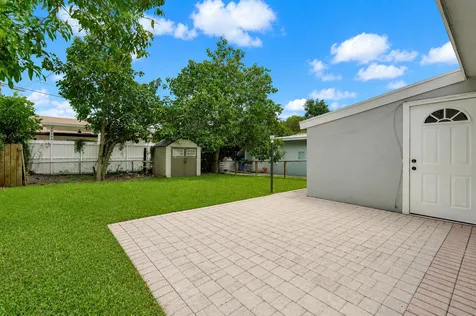 6621 Perry Street Hollywood FL 33024