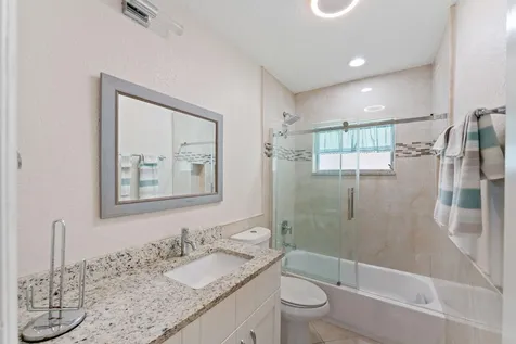 4184 NW 52nd Avenue Lauderdale Lakes FL 33319
