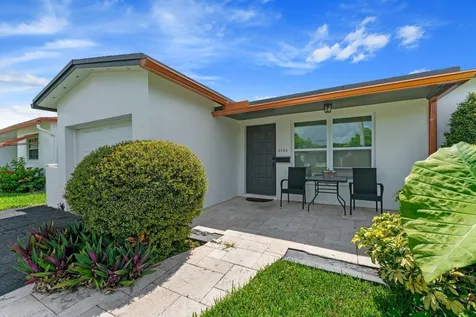 4184 NW 52nd Avenue Lauderdale Lakes FL 33319