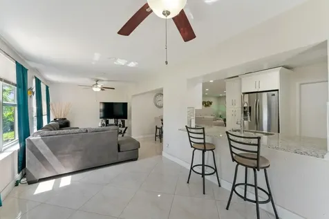 4184 NW 52nd Avenue Lauderdale Lakes FL 33319