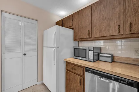 103 Lake Pine Circle Greenacres FL 33463