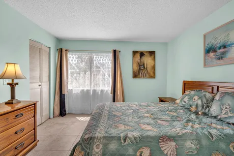 103 Lake Pine Circle Greenacres FL 33463