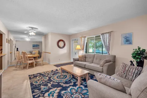 103 Lake Pine Circle Greenacres FL 33463