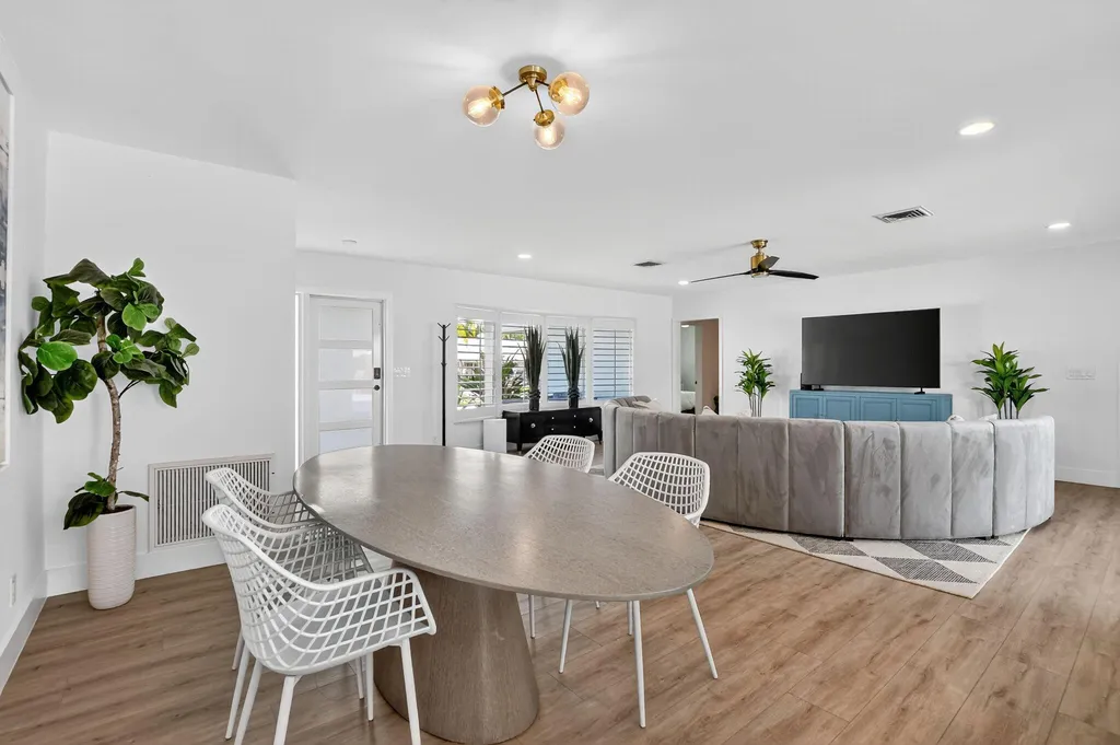 891 SW Hickory Terrace Boca Raton FL 33486