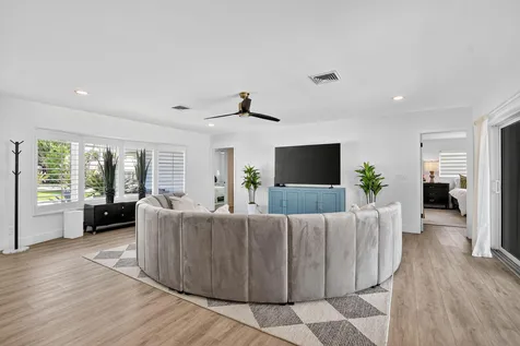 891 SW Hickory Terrace Boca Raton FL 33486