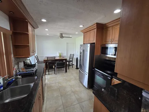 8111 NW 100th Terrace NW Tamarac FL 33321