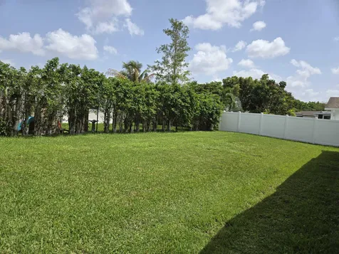 8111 NW 100th Terrace NW Tamarac FL 33321