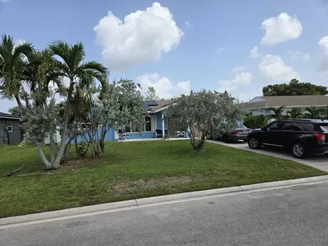 8111 NW 100th Terrace NW Tamarac FL 33321
