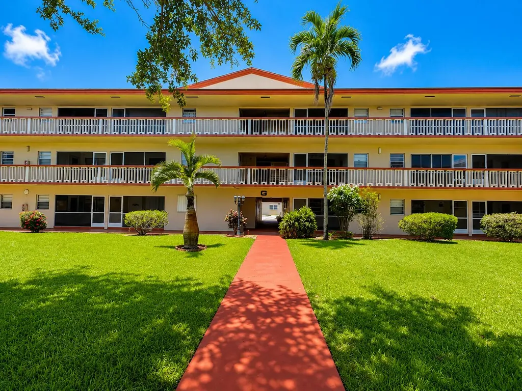5300 Washington Street Hollywood FL 33021