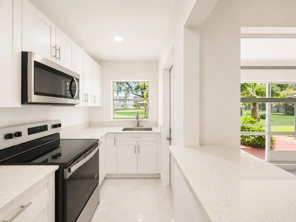 5300 Washington Street Hollywood FL 33021