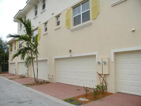1928 Via Granada Boynton Beach FL 33426