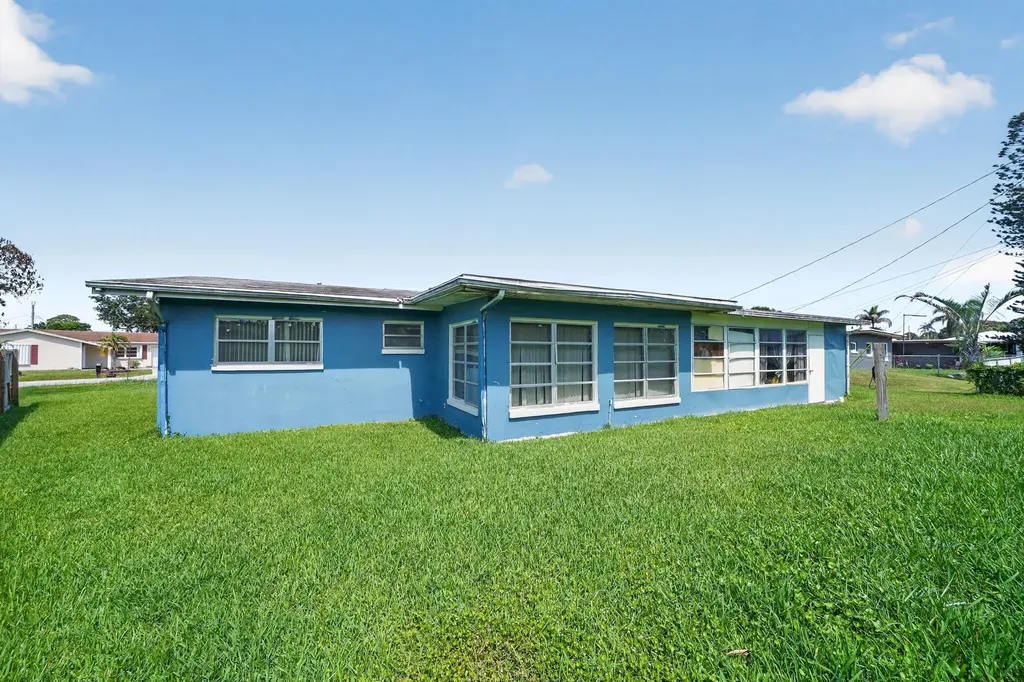 113 W Arbor Avenue Port St Lucie FL 34952