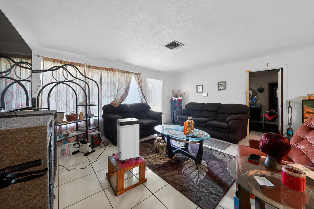 113 W Arbor Avenue Port St Lucie FL 34952