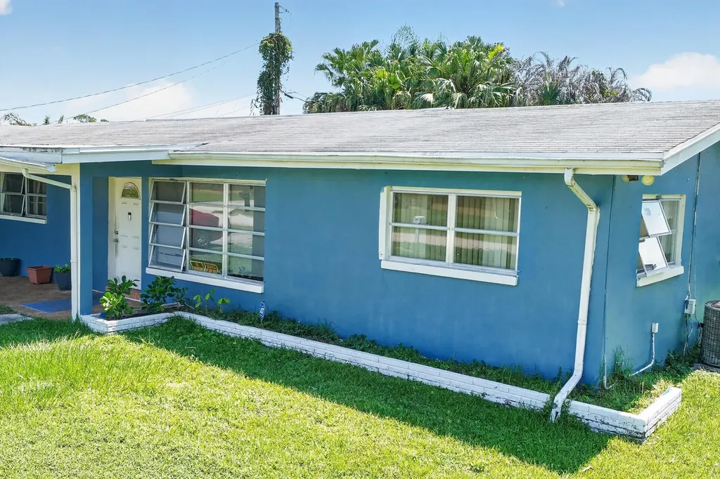 113 W Arbor Avenue Port St Lucie FL 34952
