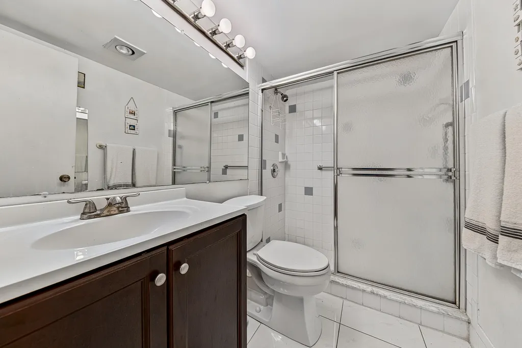 50 Suffolk B Boca Raton FL 33434
