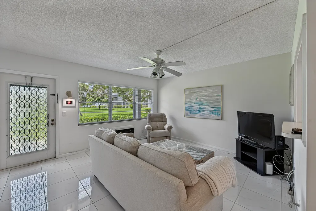 50 Suffolk B Boca Raton FL 33434