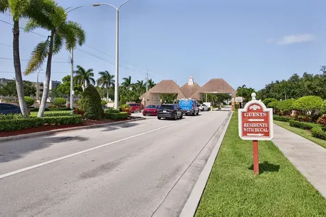 50 Suffolk B Boca Raton FL 33434