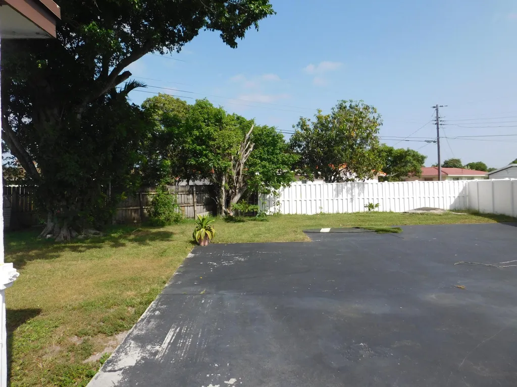 2251 NW 29th Terrace Fort Lauderdale FL 33311