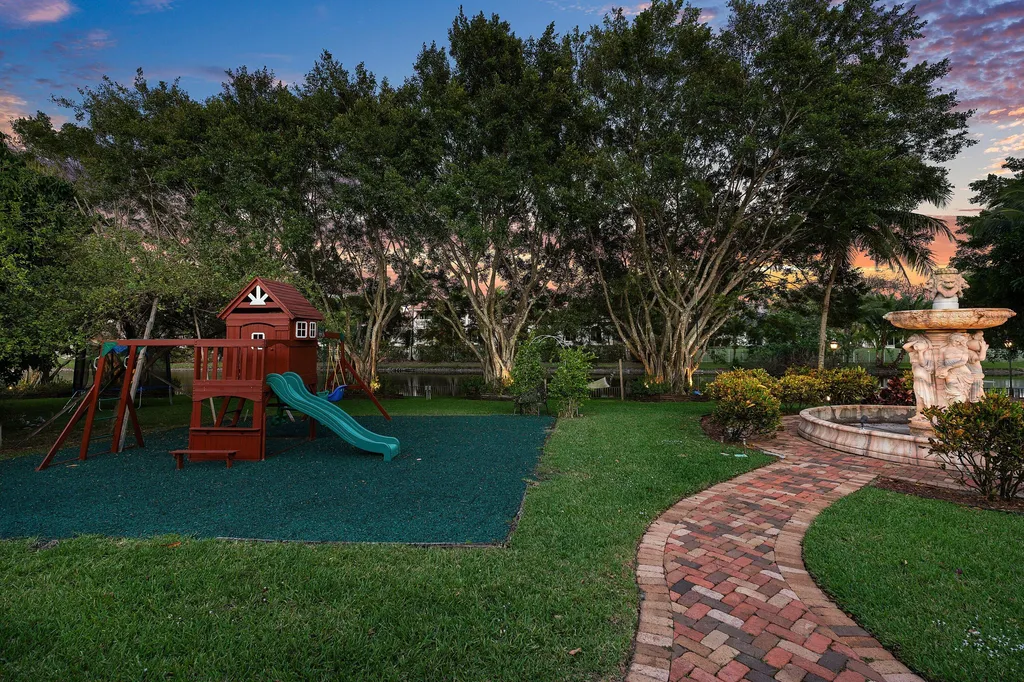 16090 Rio Del Paz Delray Beach FL 33446