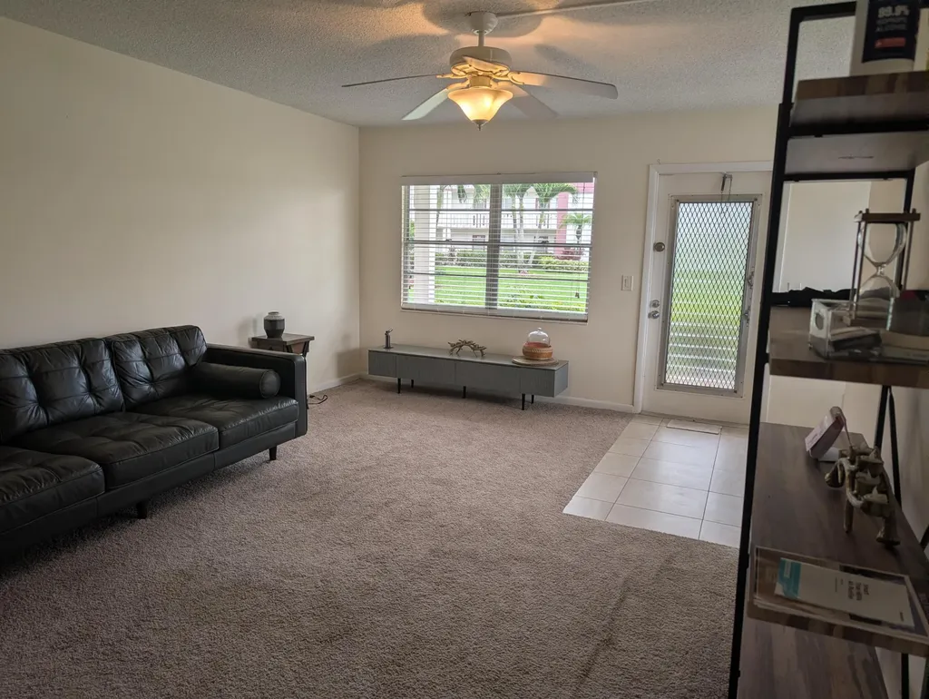 589 Fanshaw O Boca Raton FL 33434