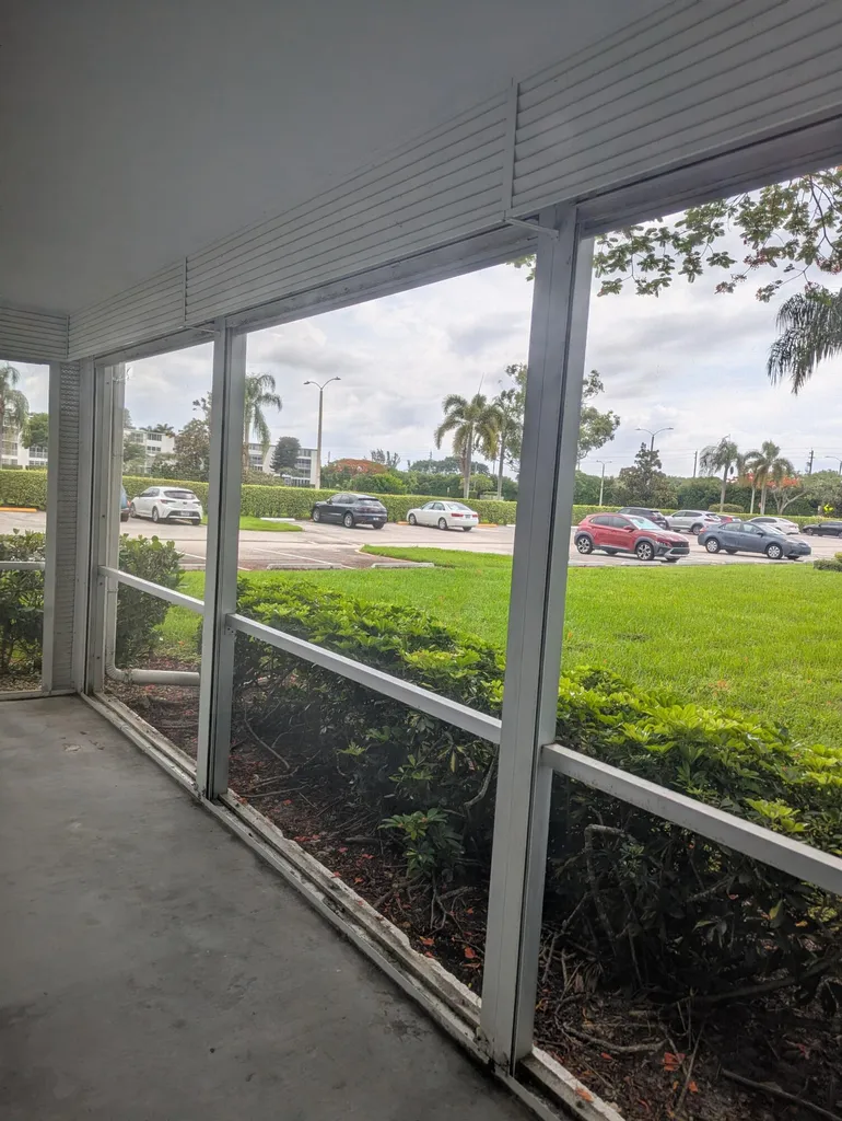 589 Fanshaw O Boca Raton FL 33434