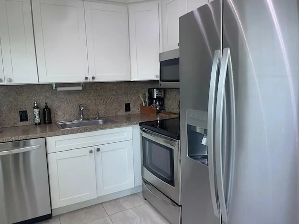 589 Fanshaw O Boca Raton FL 33434