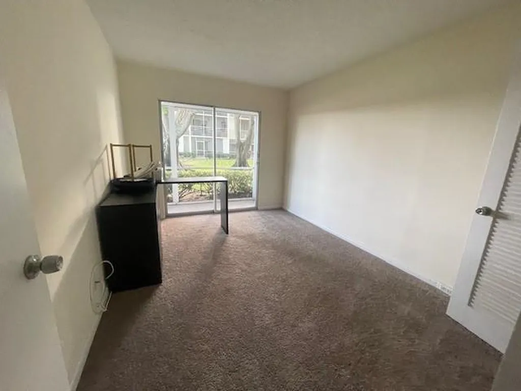 589 Fanshaw O Boca Raton FL 33434