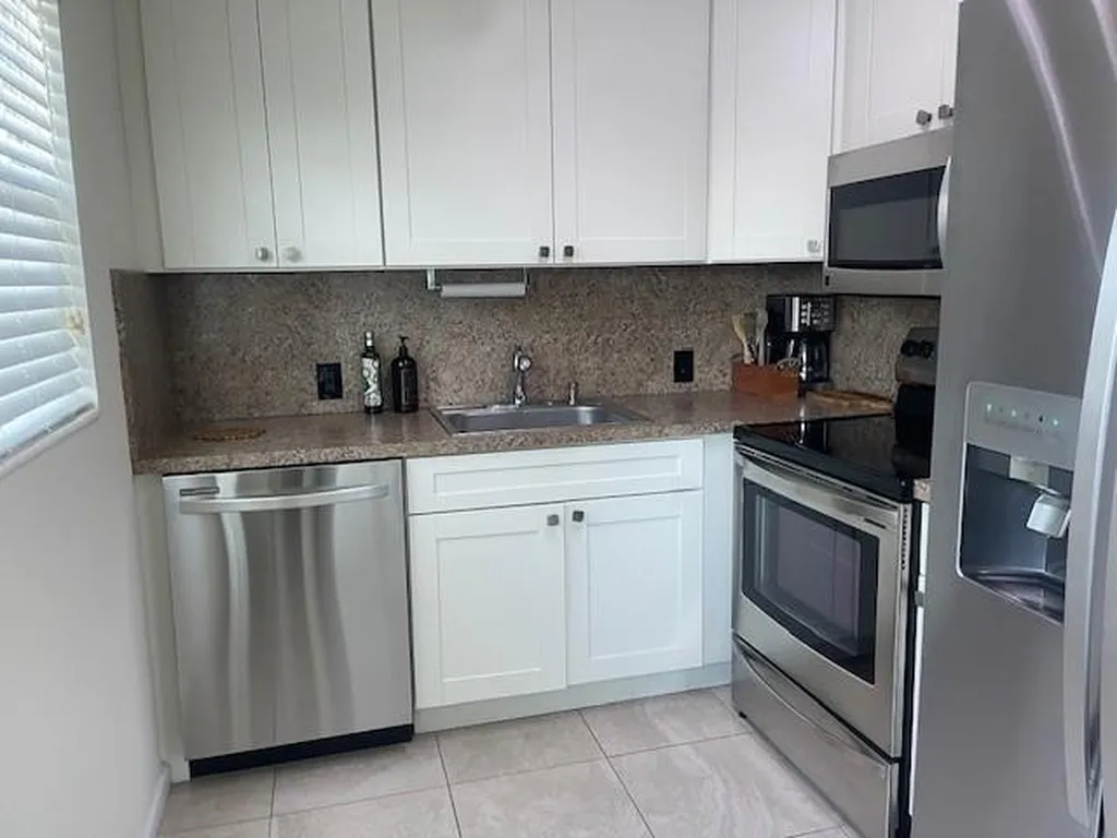 589 Fanshaw O Boca Raton FL 33434