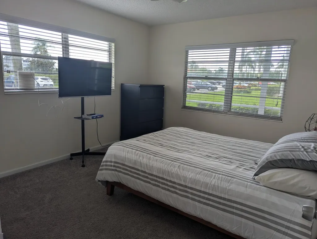589 Fanshaw O Boca Raton FL 33434