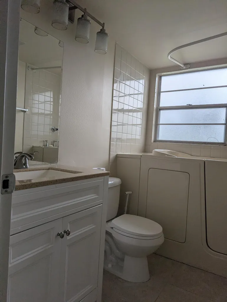 589 Fanshaw O Boca Raton FL 33434