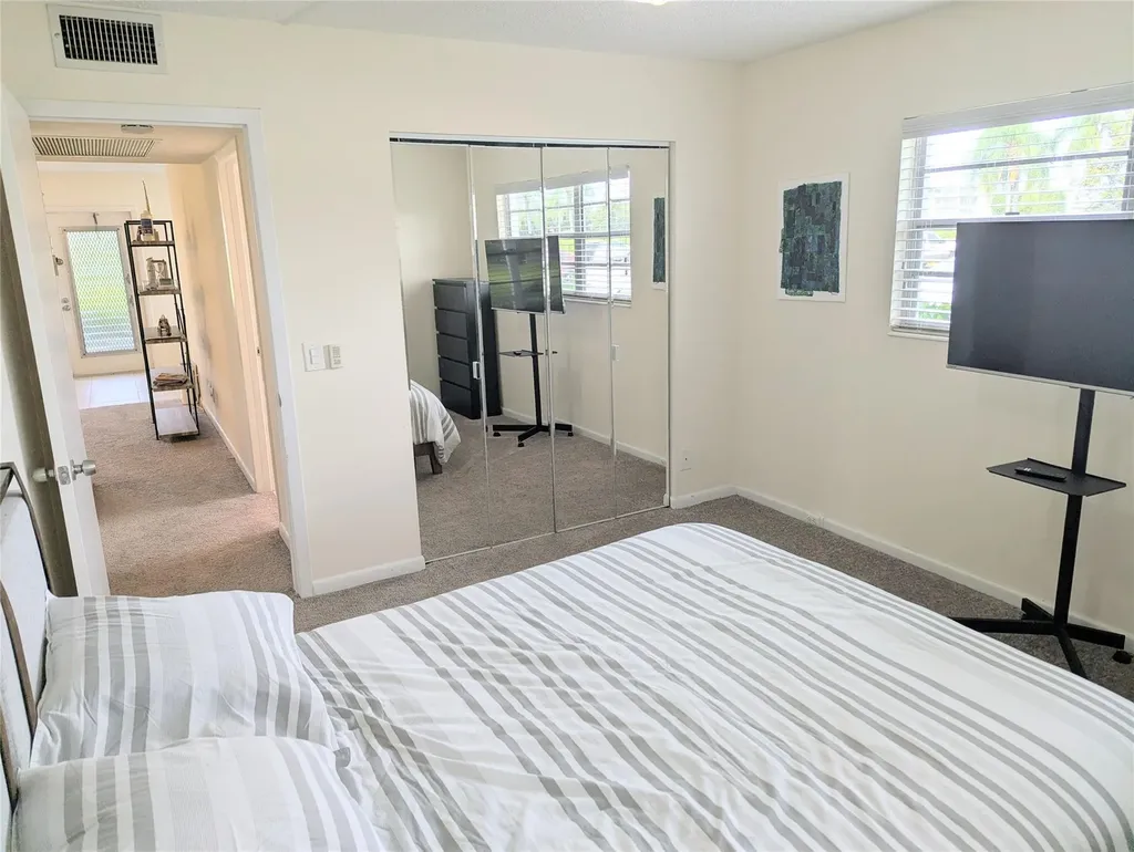 589 Fanshaw O Boca Raton FL 33434