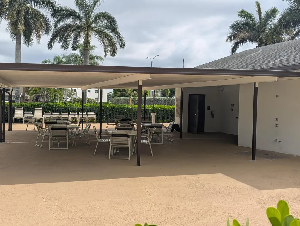 589 Fanshaw O Boca Raton FL 33434