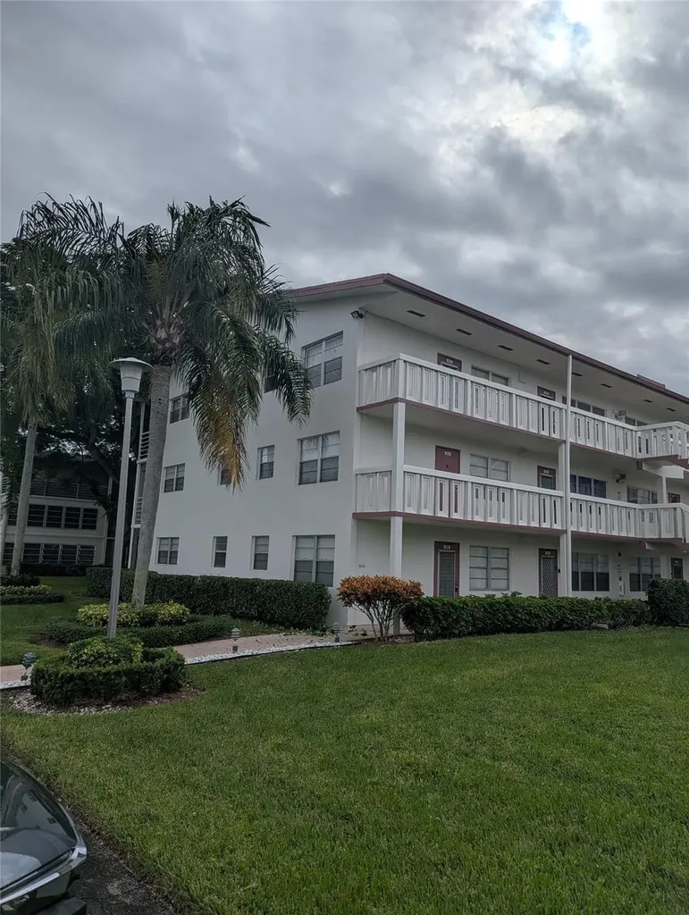 589 Fanshaw O Boca Raton FL 33434