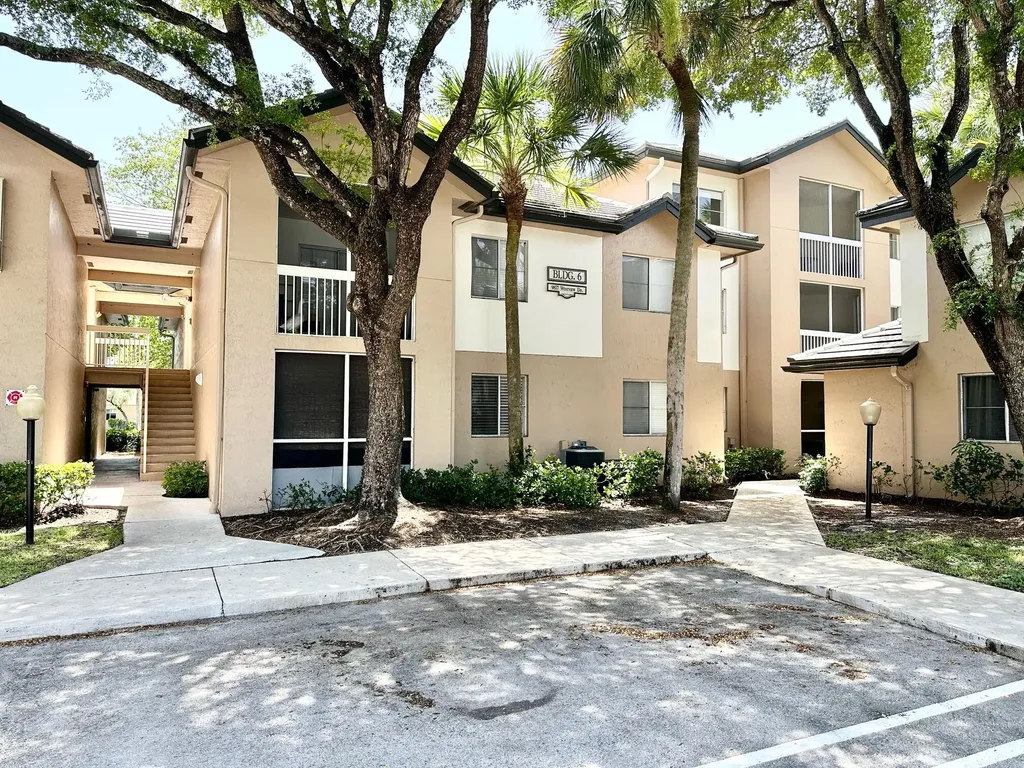 9877 Westview Drive Coral Springs FL 33076