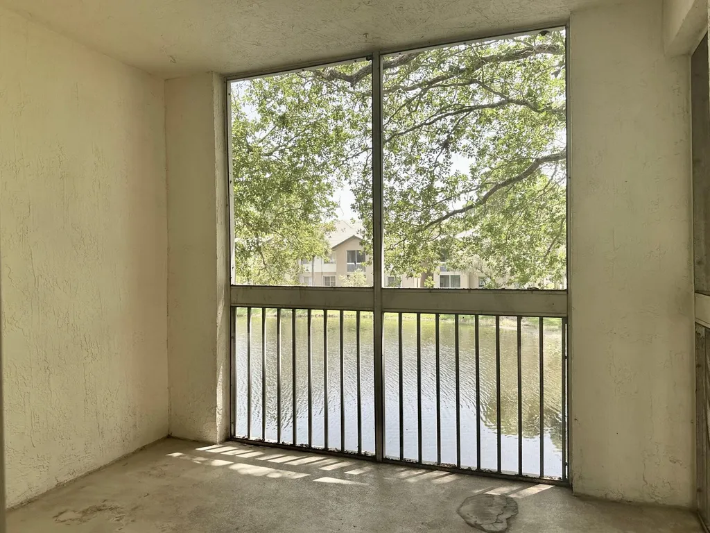 9877 Westview Drive Coral Springs FL 33076