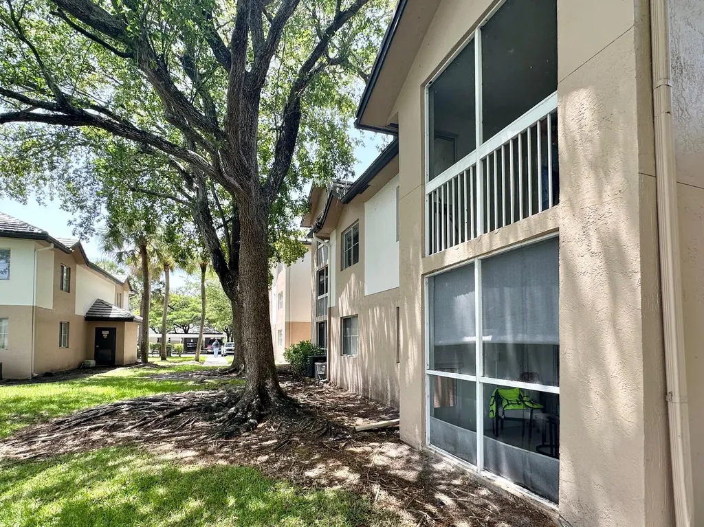 9877 Westview Drive Coral Springs FL 33076