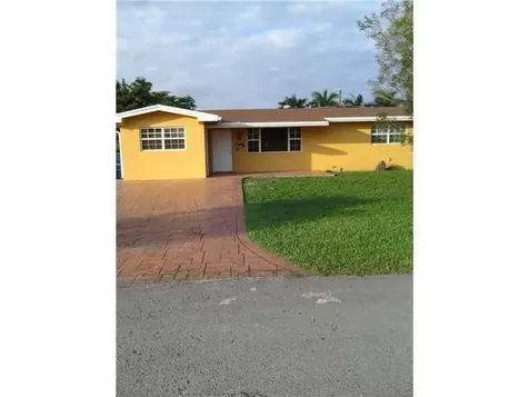 8841 NW 14th Street Pembroke Pines FL 33024