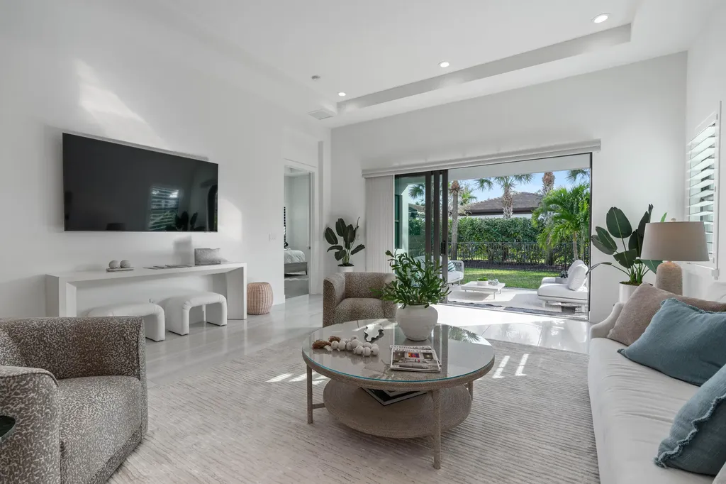 13710 Artisan Circle Palm Beach Gardens FL 33418