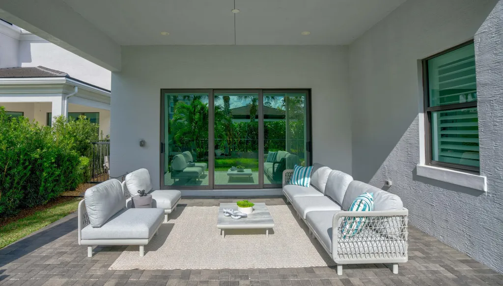 13710 Artisan Circle Palm Beach Gardens FL 33418